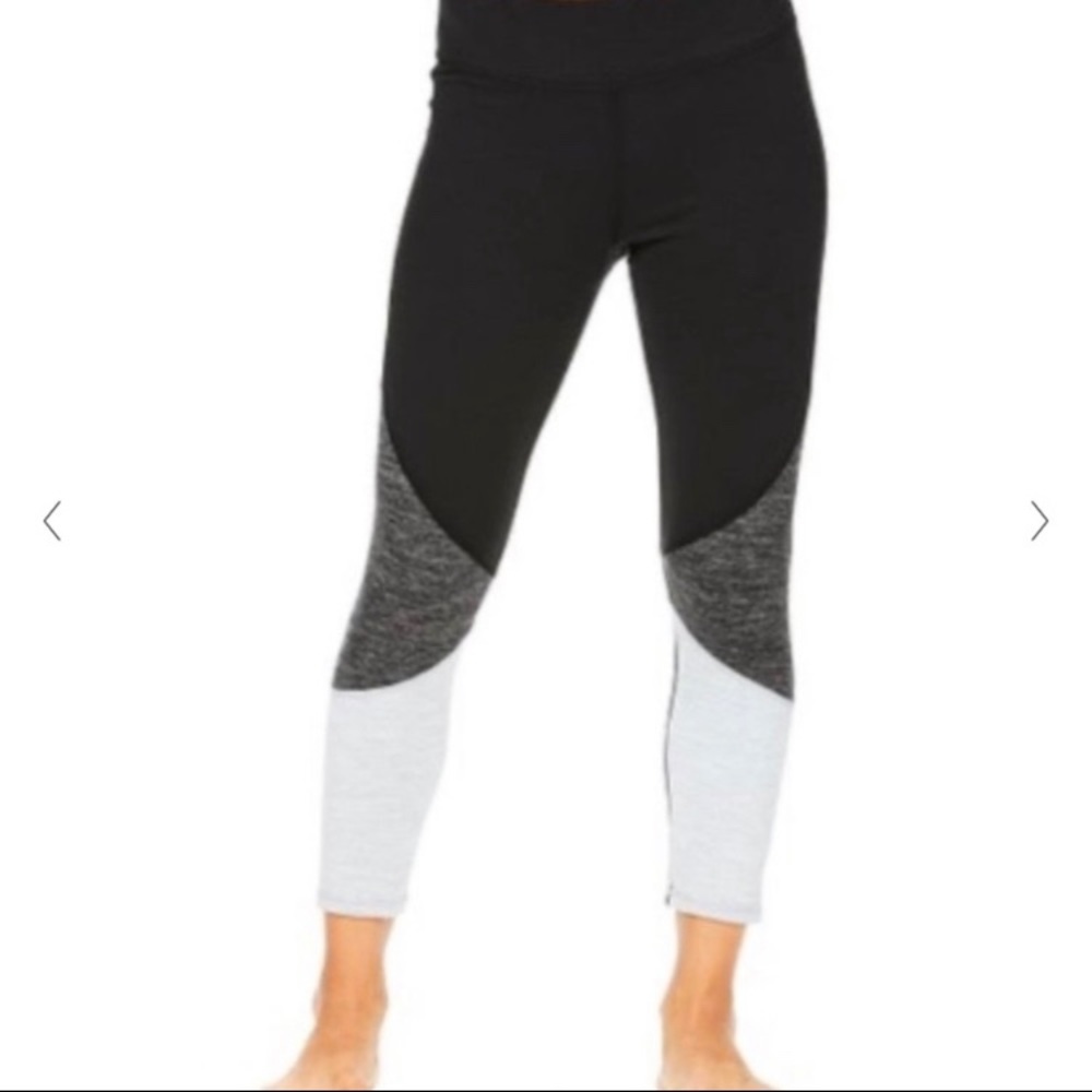 GAIAM‎ Color Block Capri Yoga Leggings